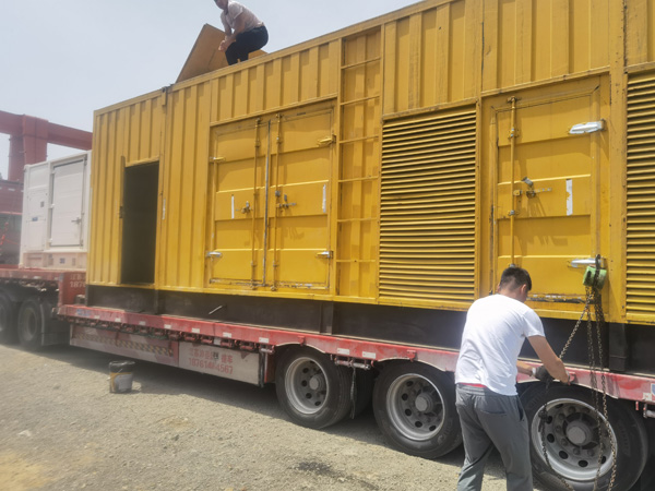 呼玛除了负载情况和发动机维护，还有哪些因素会影响 200kw 柴油发电机的油耗？