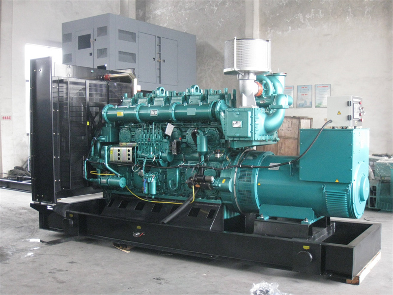 呼玛200KW 柴油发电机的油耗是多少？
