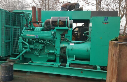 呼玛发电机组如何判断水冷式机油散热器内部是否需要清洗？